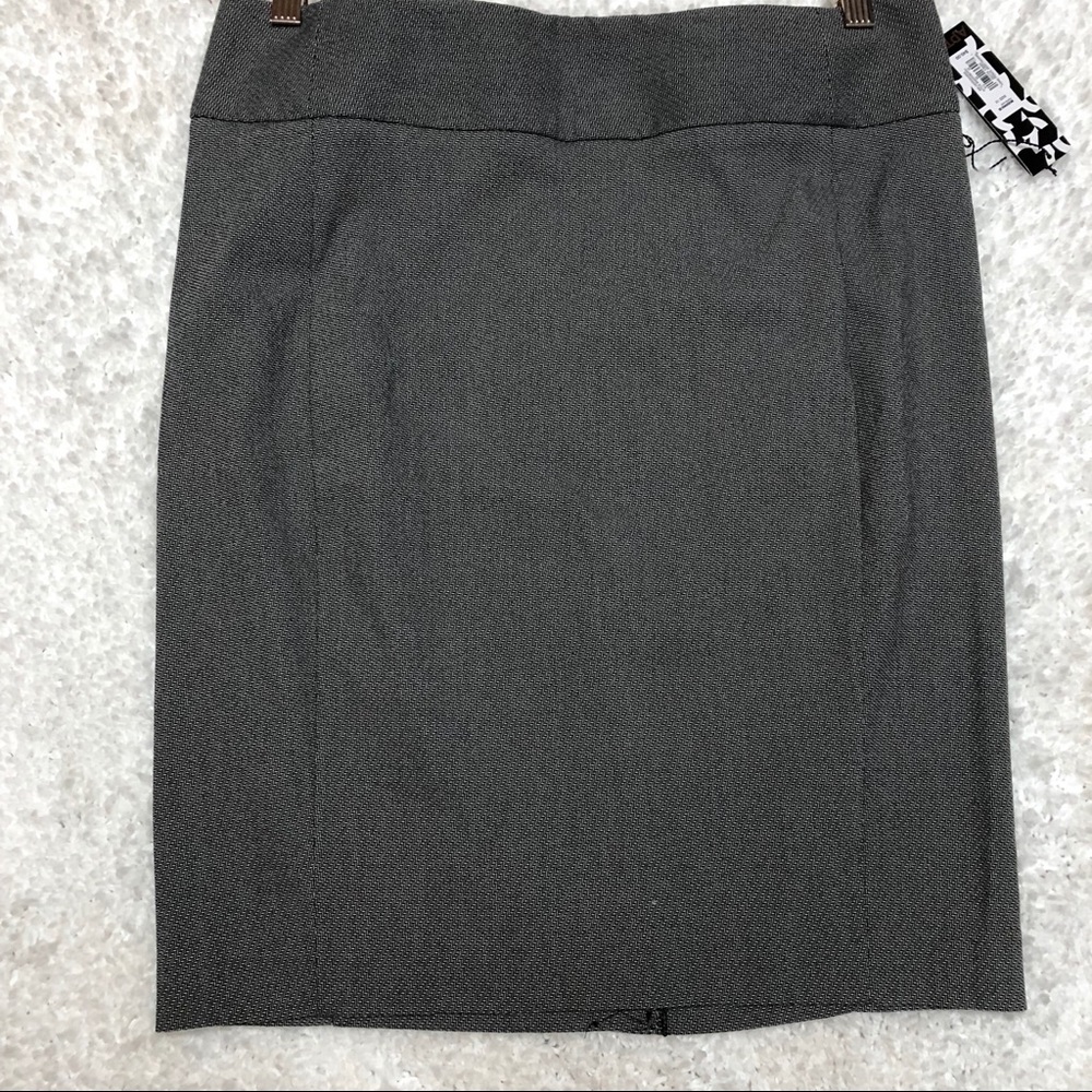 NWT Apt 9 size 12 straight skirt.